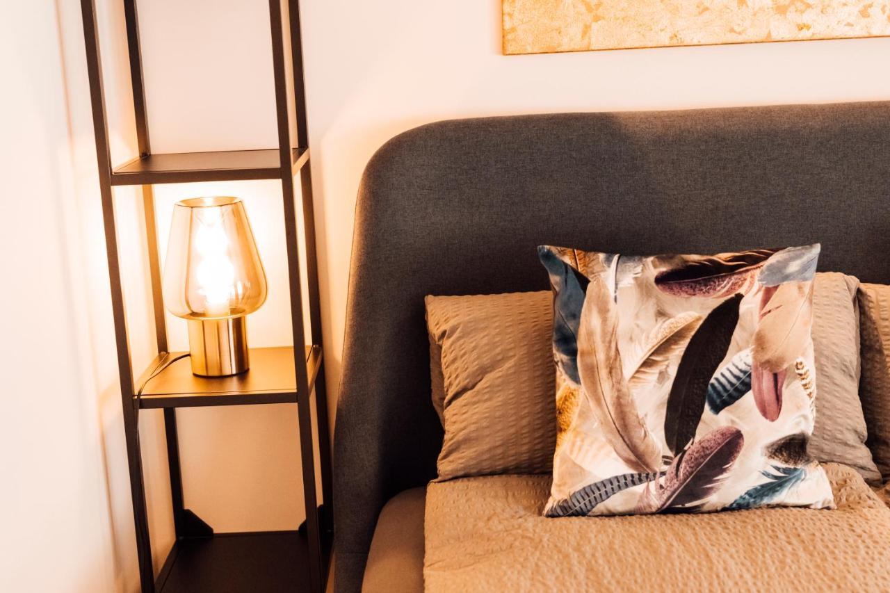 Stay At Smilla - Boutique Apartments Mit Kueche - Parken - Klima - Netflix - Waschmaschine Wiesbaden Exterior foto